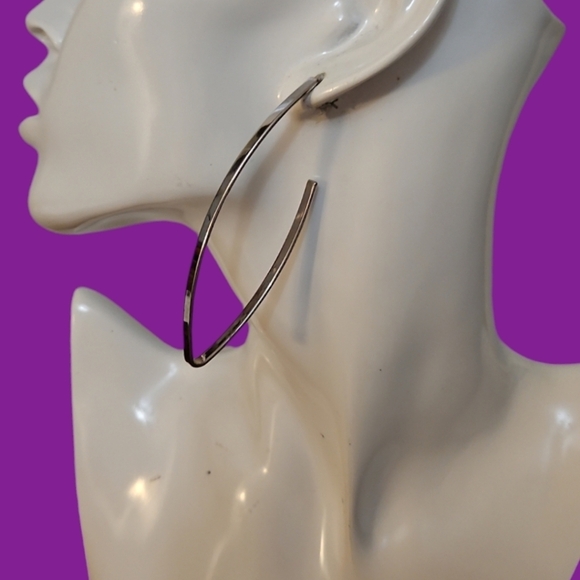 3/$30 Vintage Jumbo Elongated Linear Mod Silvertone Hoop Post Earrings - Picture 1 of 4